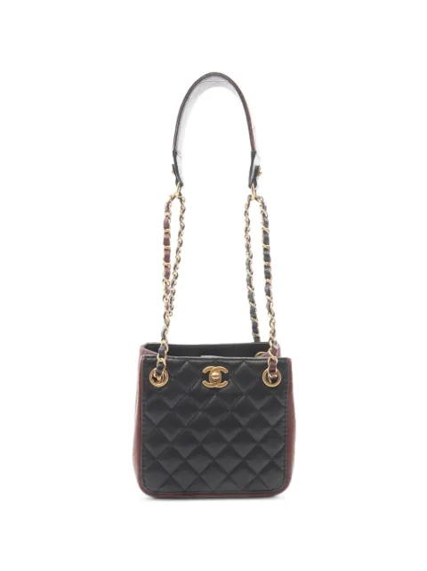 CHANEL Pre-Owned 2020-2021 Matelassé bucket bag