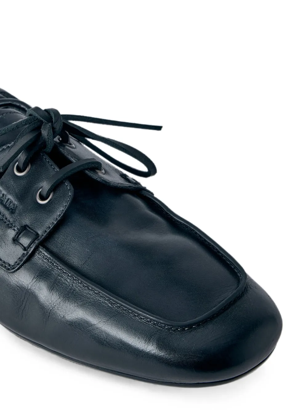 Prada shuffle antiqued leather laced shoes Zwart