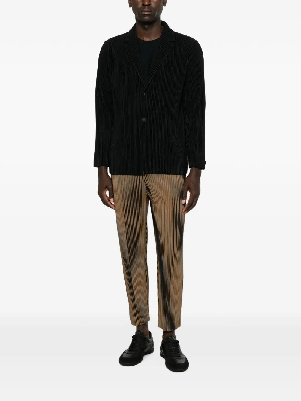 Homme Plissé Issey Miyake Geplooide blazer met gekerfde revers Zwart
