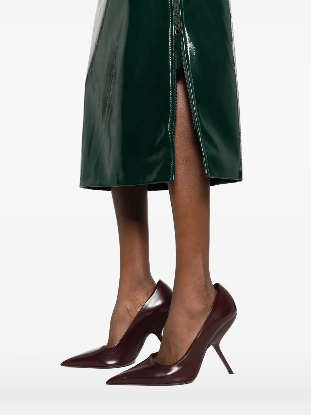 The Frankie Shop Samantha high-shine side-zip midi skirt Groen