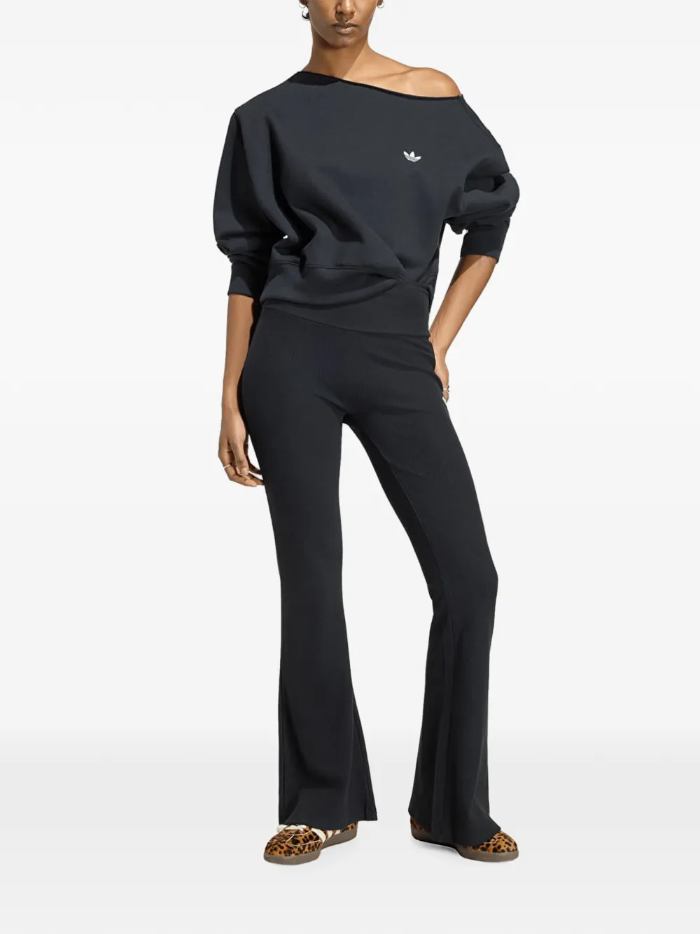 adidas Essentials fleece boat-neck sweatshirt Zwart