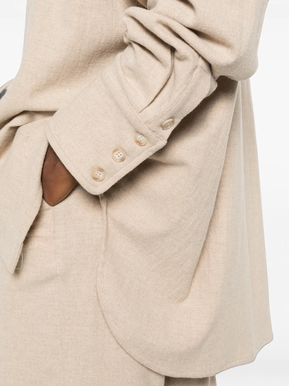 LE SULLY STUDIO Oversized blouse met manchetten met knopen Beige