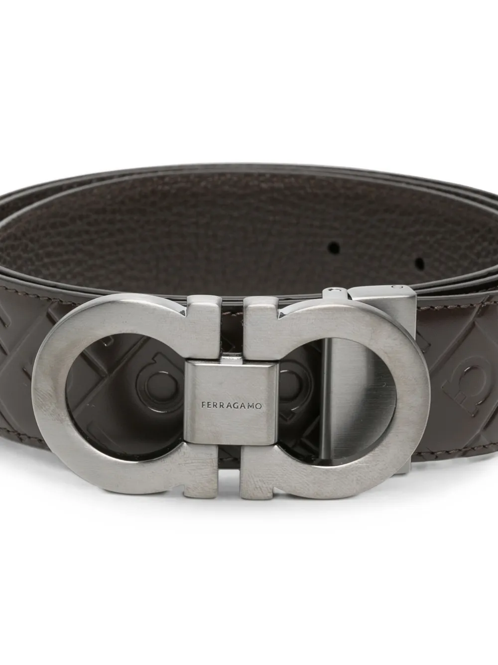 Ferragamo Gancini riem met monogram-reliëf Bruin