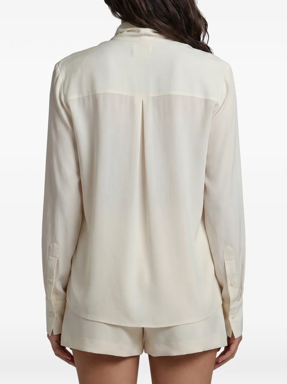 Federica Tosi Blouse met V-hals en gestrikte hals Beige