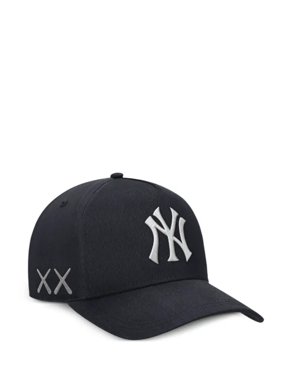 【新品未使用】NIKE KAWS New York Yankees Cap KAWS x Nike New York Yankees Baseball Cap | 黑色| FARFETCH CN