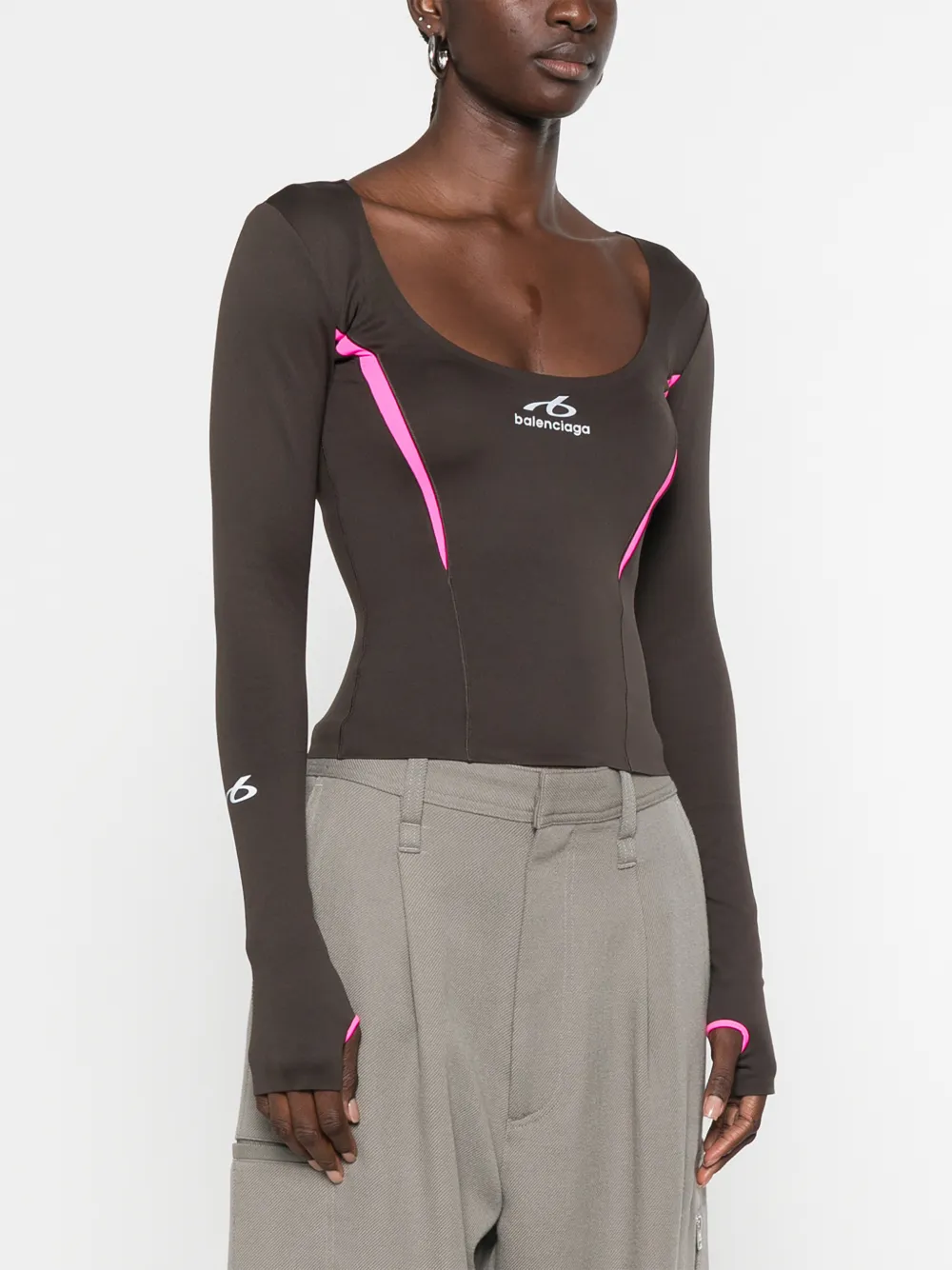 Balenciaga Top met contrasterende afwerking en logoprint Bruin