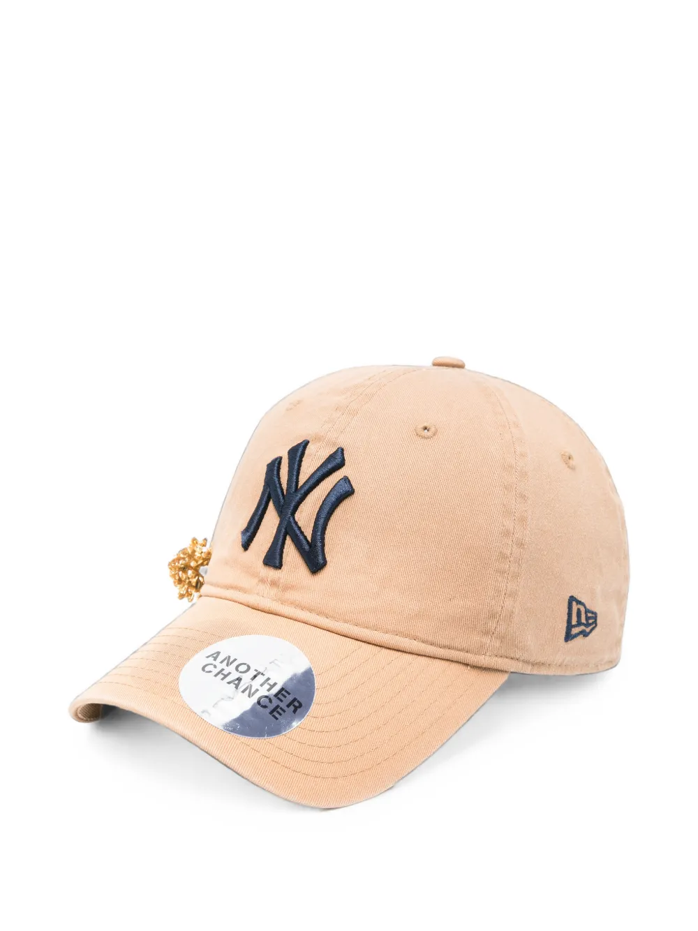 ANOTHER CHANCE logo-embroidered barrette-detail cap - Toni neutri