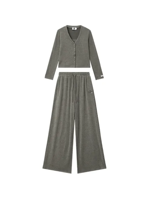izzue set de cárdigan con botones y pantalones de chándal