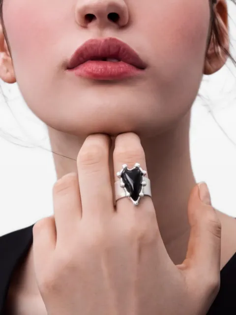 POISONED HEARTS porcelain heart-motif ring