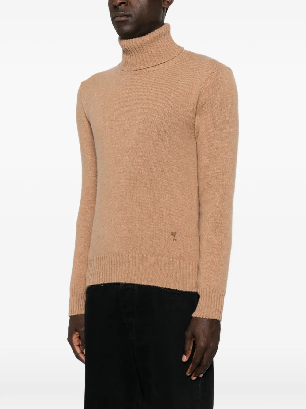 AMI Paris Ami de Coeur trui met lange mouwen Beige