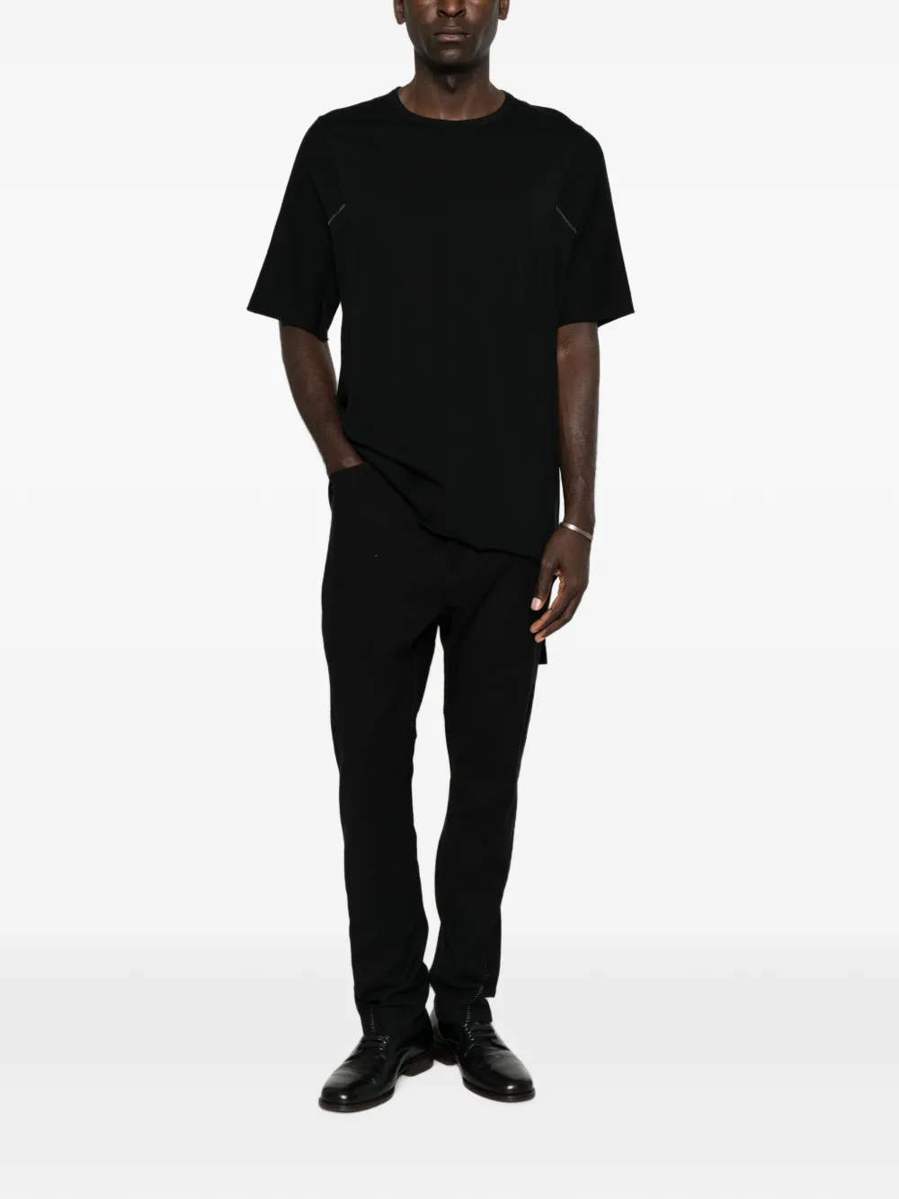 69 BY ISAAC SELLAM exposed-seam metal-staple T-shirt Zwart