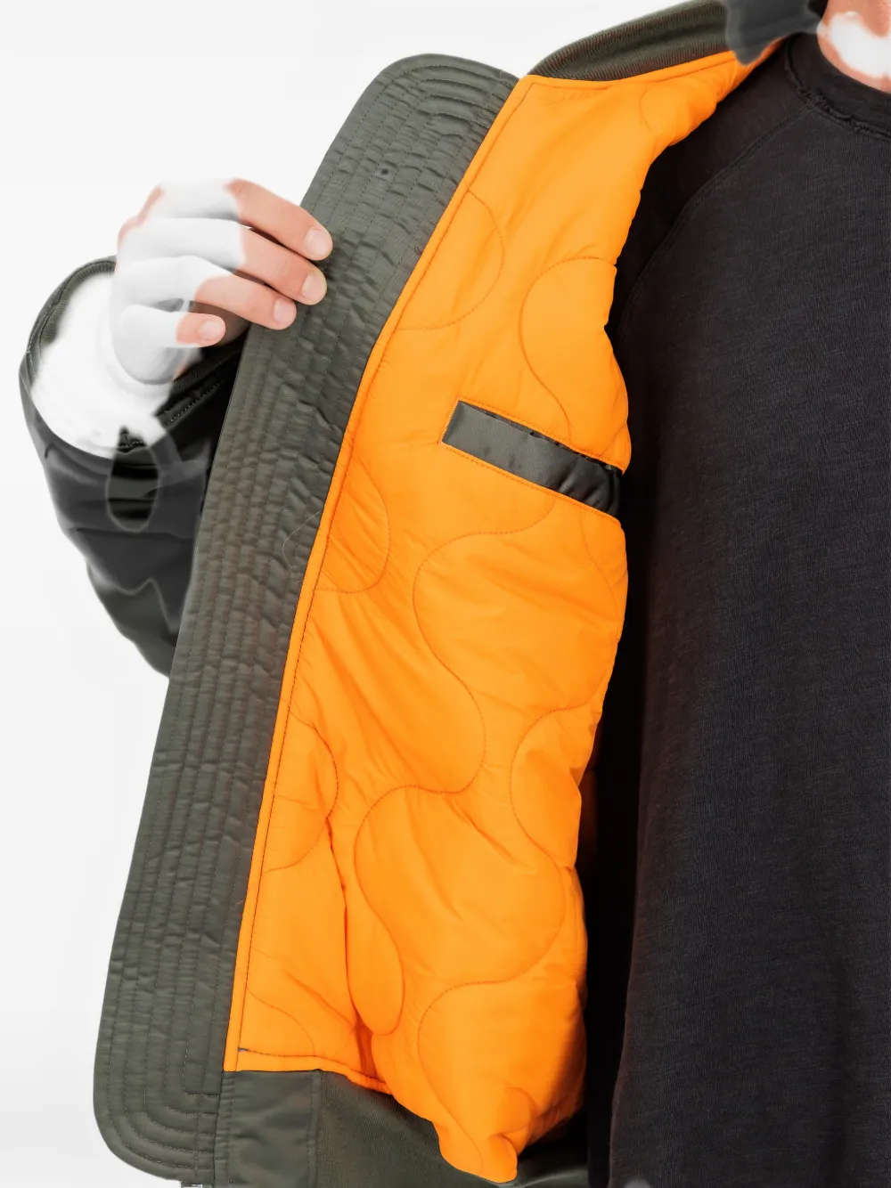 Alpha Industries Bomberjack met ruches Groen