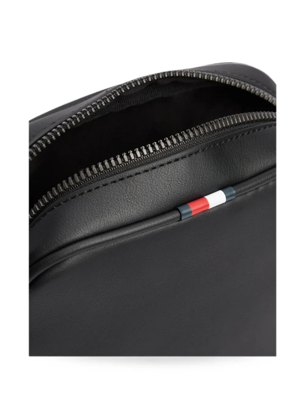 Tommy Hilfiger Messengertas met geperforeerd detail en logoplakkaat Zwart