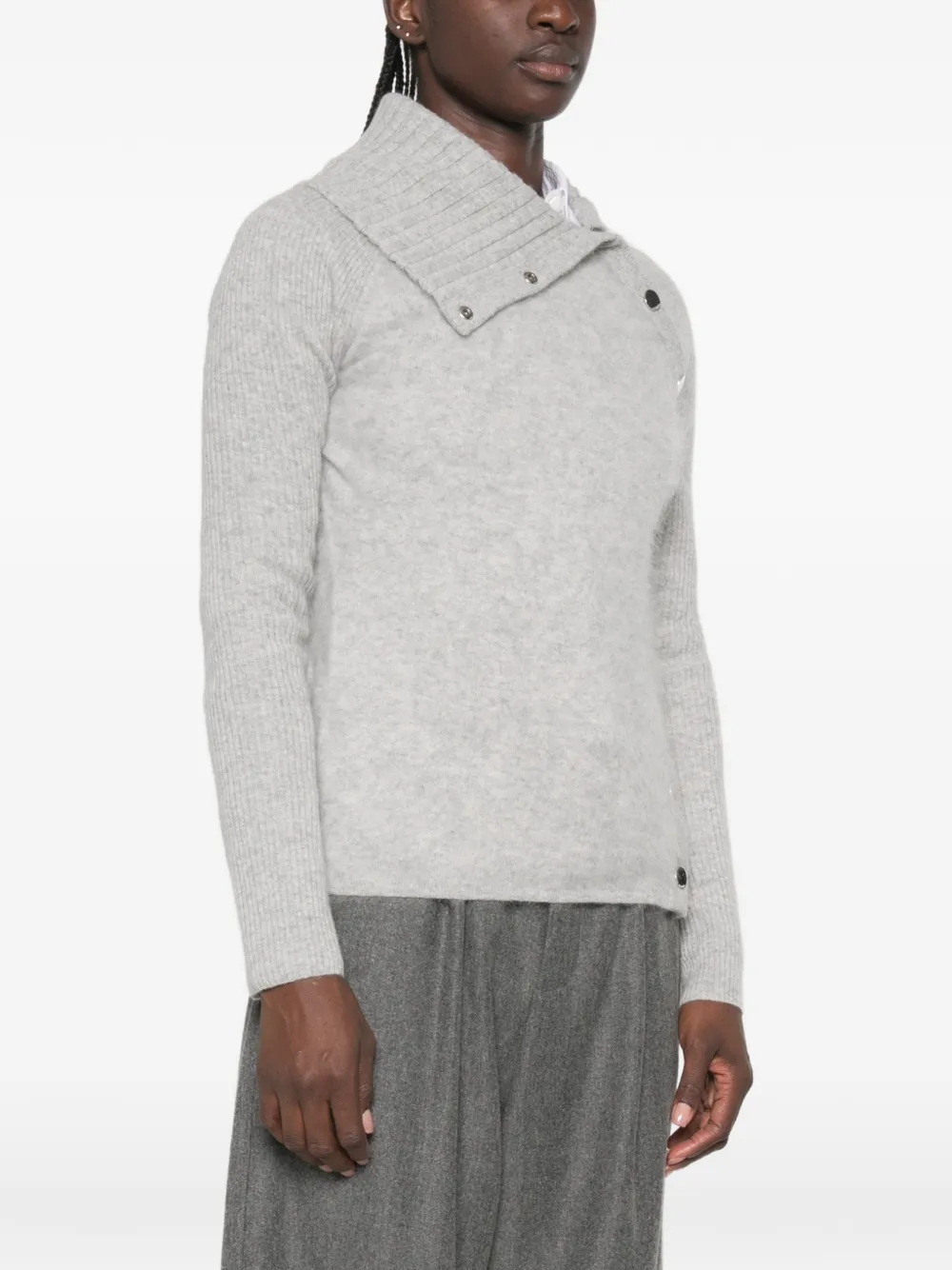 Sportmax Gebreide trui met asymmetrische sluiting en geribbelde mouwen Grijs