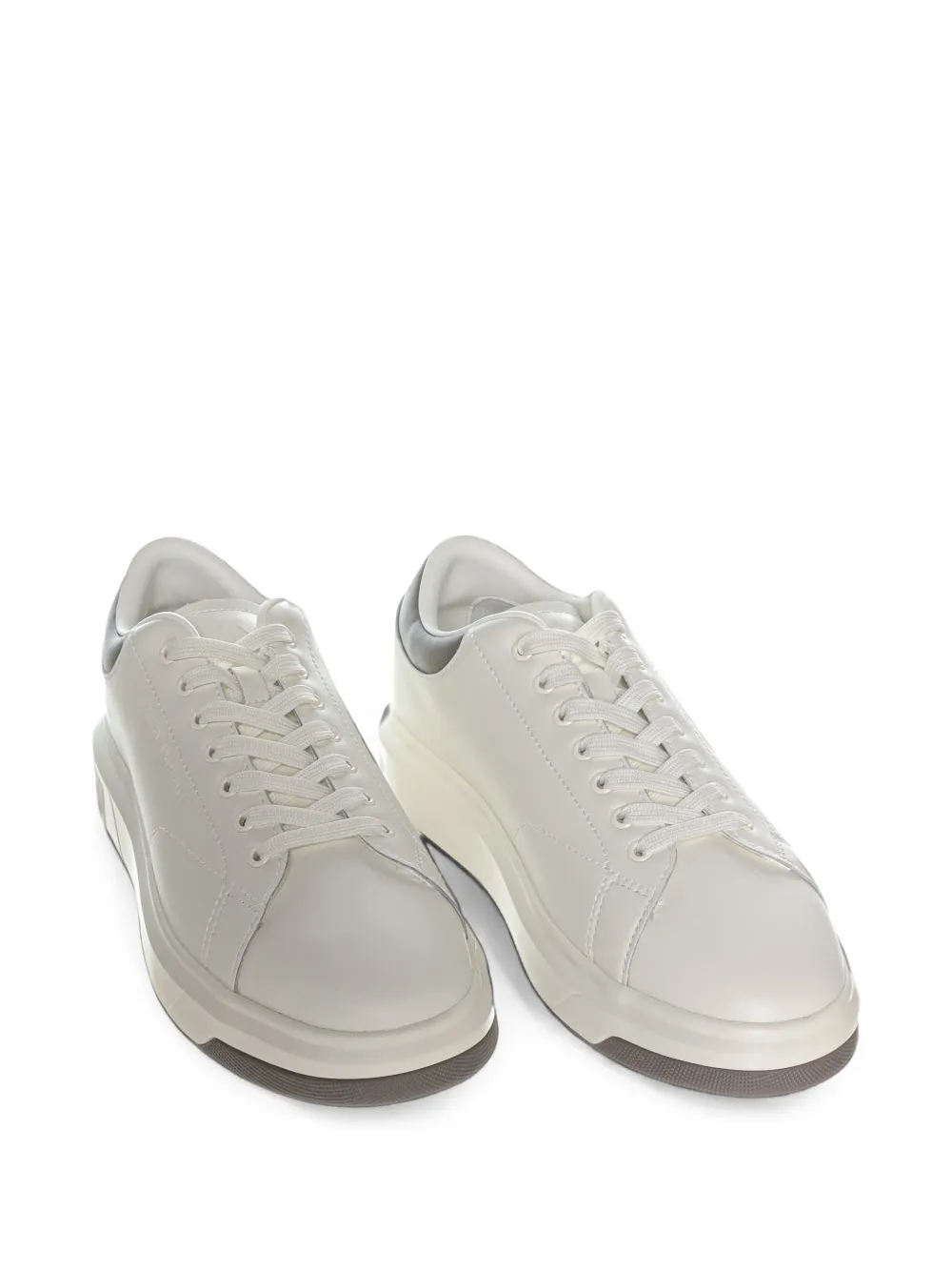 Armani Exchange logo-embossed low-top sneakers Wit