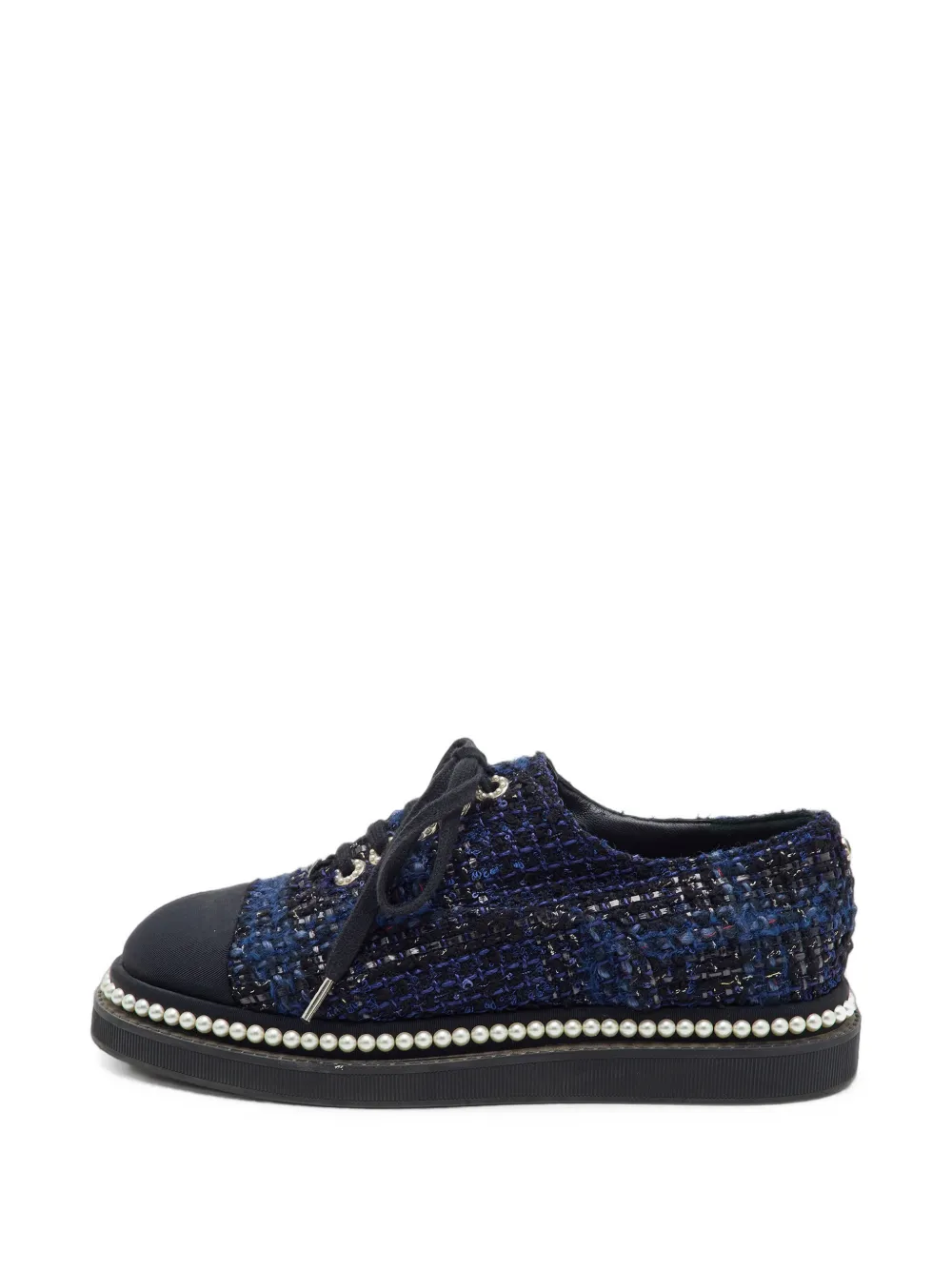 CHANEL Pre-Owned CC pearl-embellished sneakers - Blu