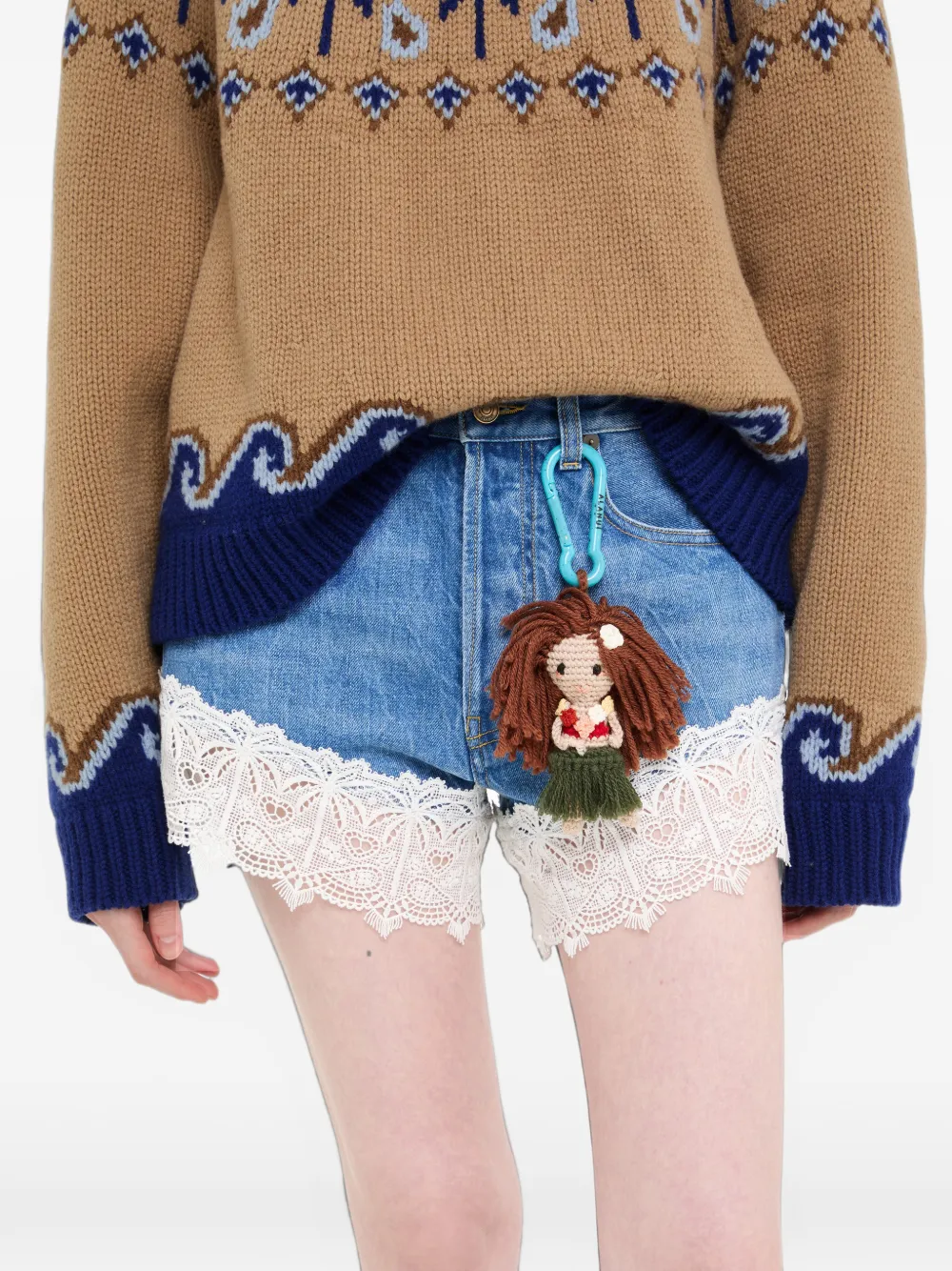 Alanui Hula Girl Amigurumi gehaakte sleutelhanger Bruin
