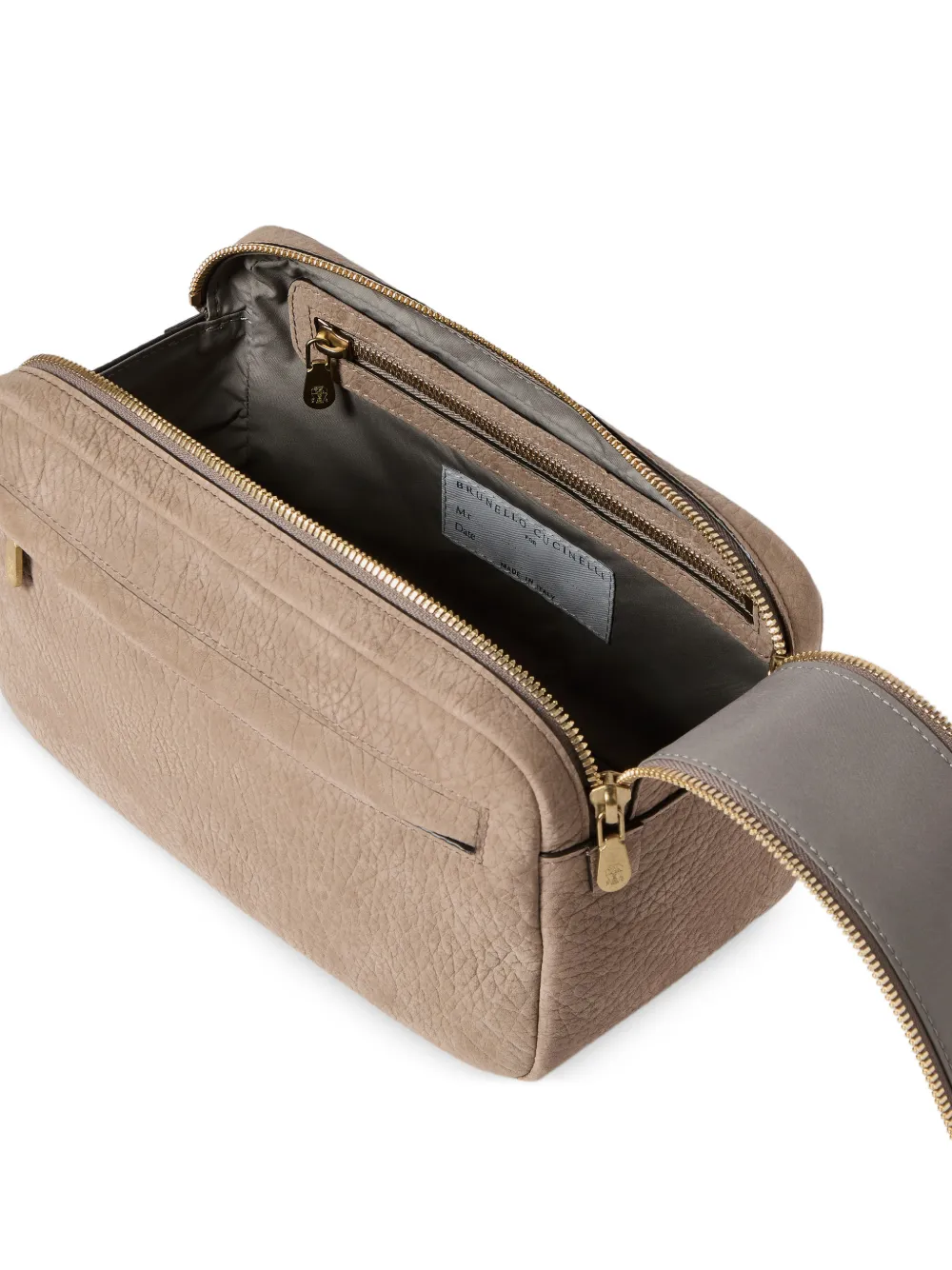 Brunello Cucinelli Nubuck toilettas met textuur en dubbele rits Beige