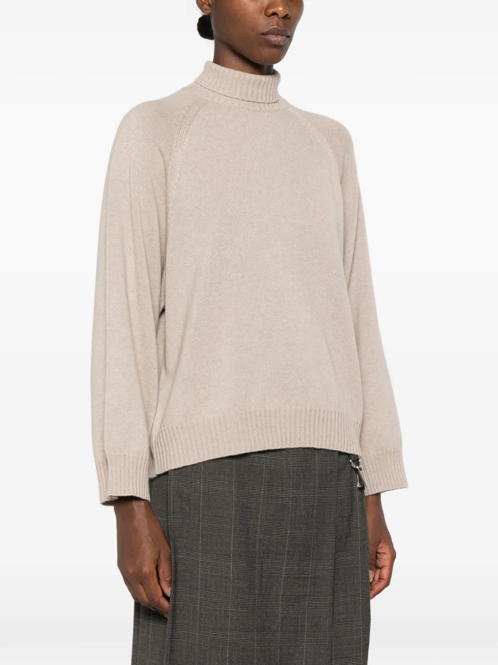 Brunello Cucinelli Trui met raglan mouwen en hoge hals Beige