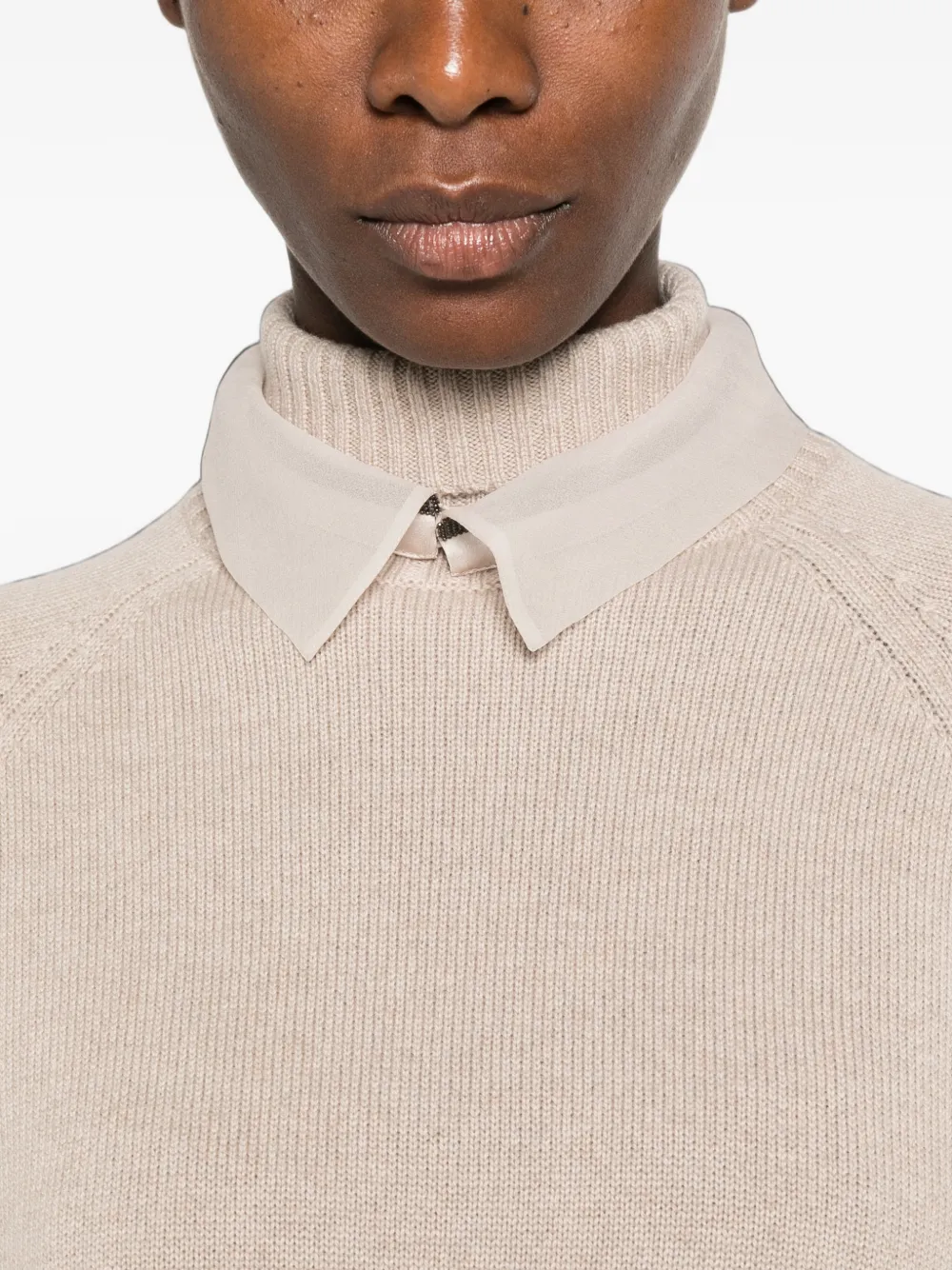Brunello Cucinelli Trui met raglan mouwen en hoge hals Beige