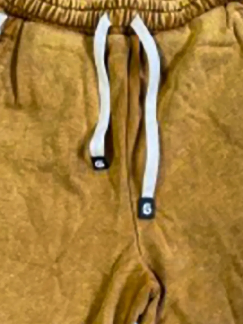 GODSPEED Courtside shorts met logoprint Geel