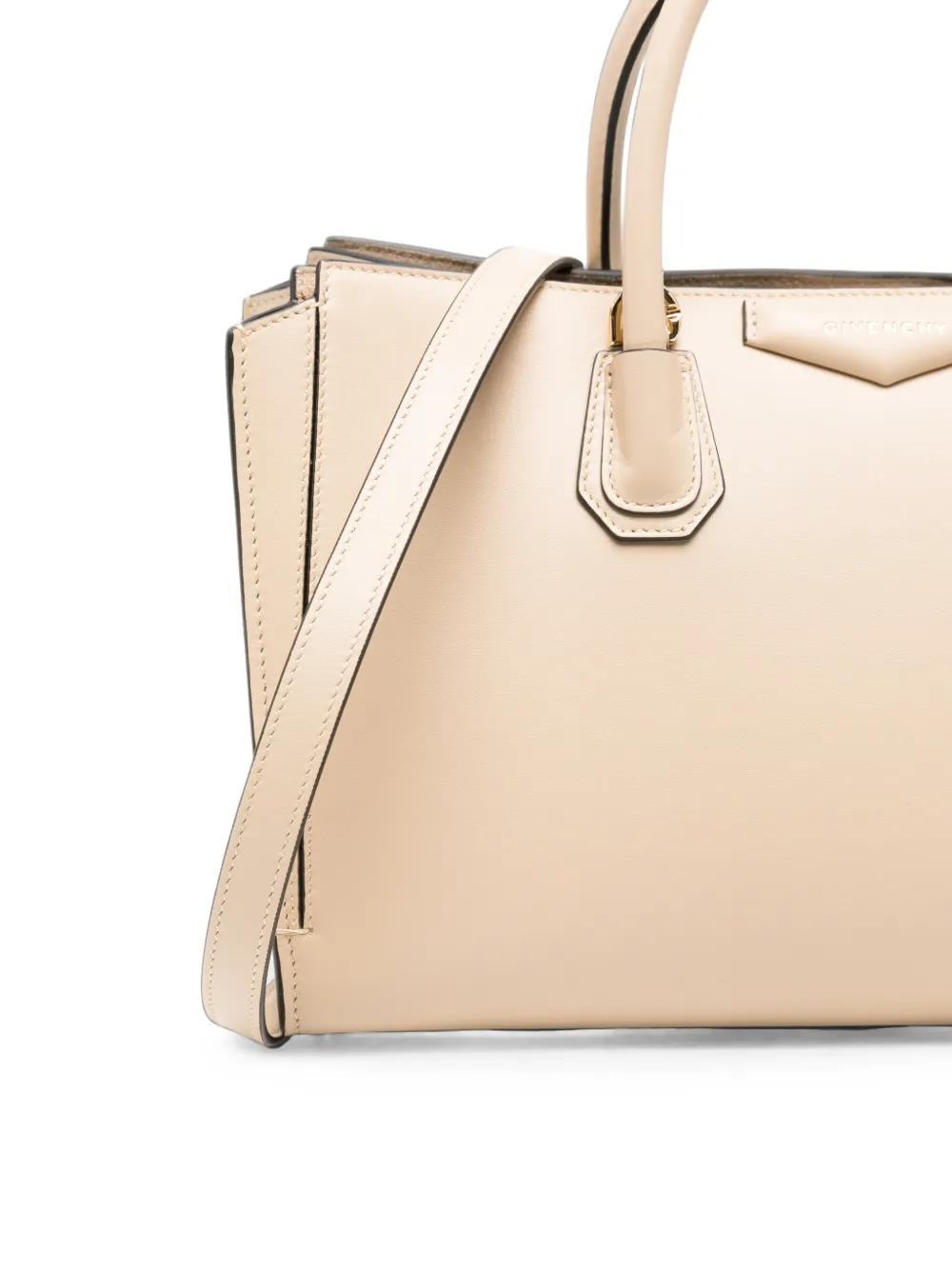 Givenchy Kleine Antigona Catchall tas van glanzend bewerkt leer Beige