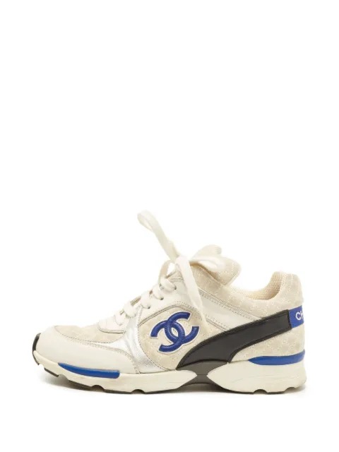 CHANEL Pre-Owned CC-logo low-top sneakers