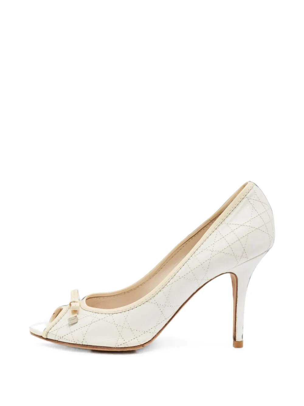 Christian Dior Pre-Owned Cannage quilted bow-embellished pumps - Weiß