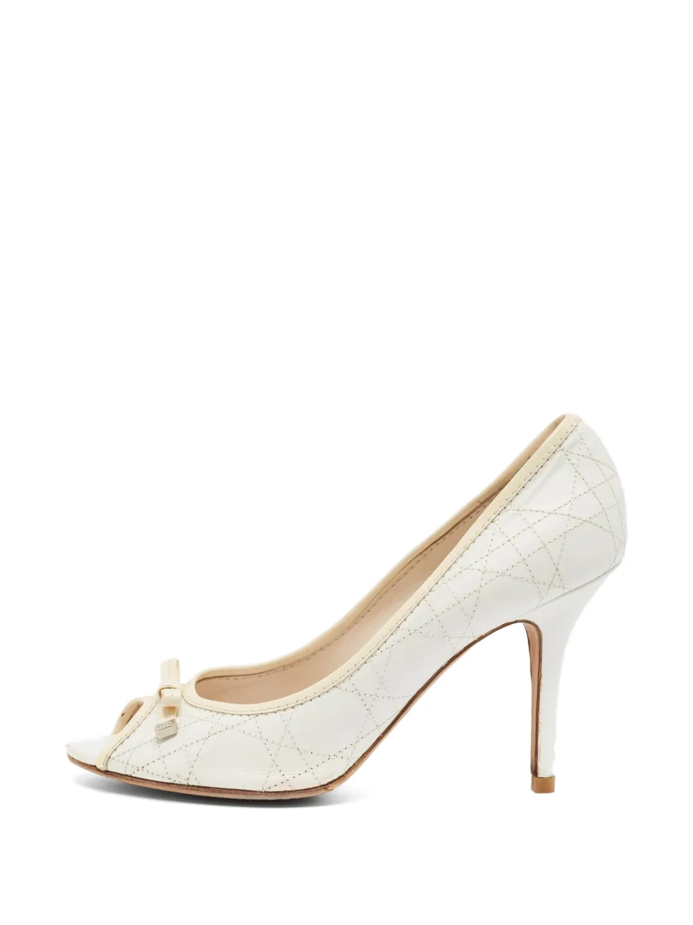 Christian Dior Pre-Owned Cannage quilted bow-embellished pumps - Weiß