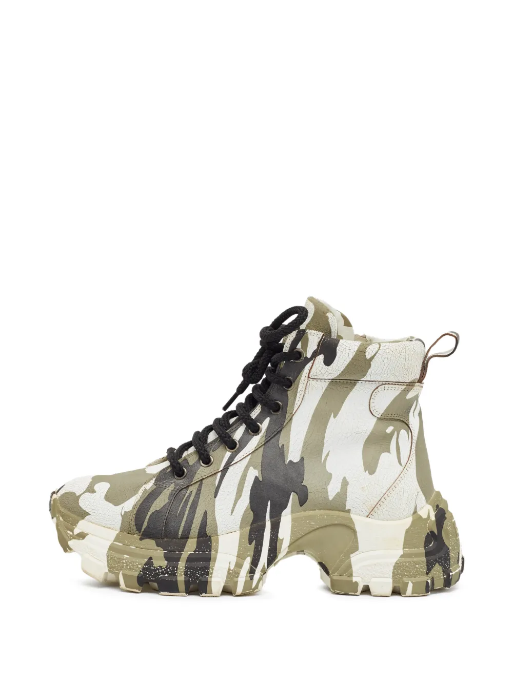 Miu Miu Pre-Owned bottines à imprimé camouflage - Blanc Miu Miu Pre-Owned bottines à imprimé camouflage - Blanc