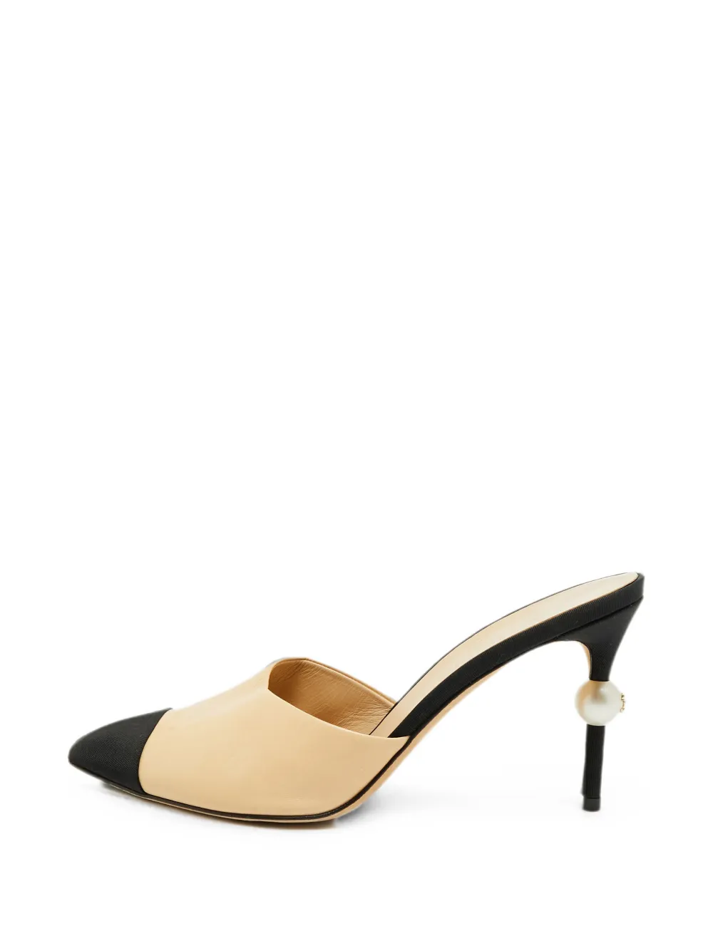 CHANEL Pre-Owned cap-toe faux-pearl mules - Nude