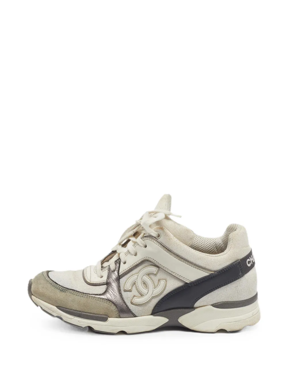 CHANEL Pre-Owned CC interlocking logo sneakers - Nude