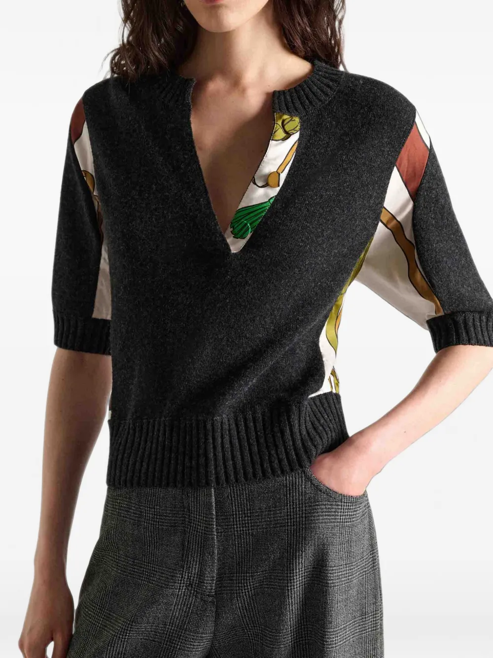 Dorothee Schumacher Foulard Statements top met korte mouwen en V-hals en patchwork Grijs