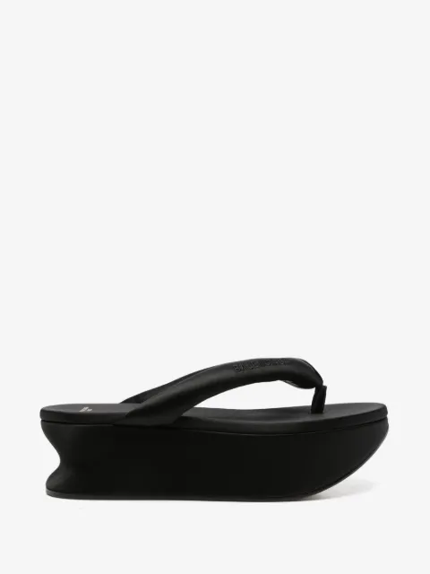 Gaeta thong sandals in black