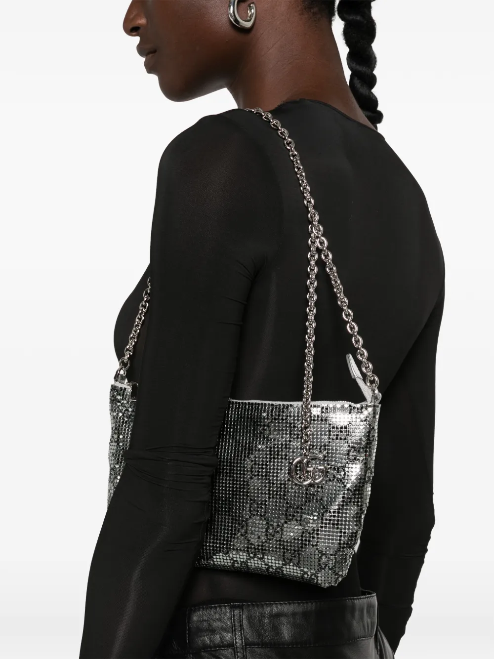 Gucci metallic evening bag with charm Zilver
