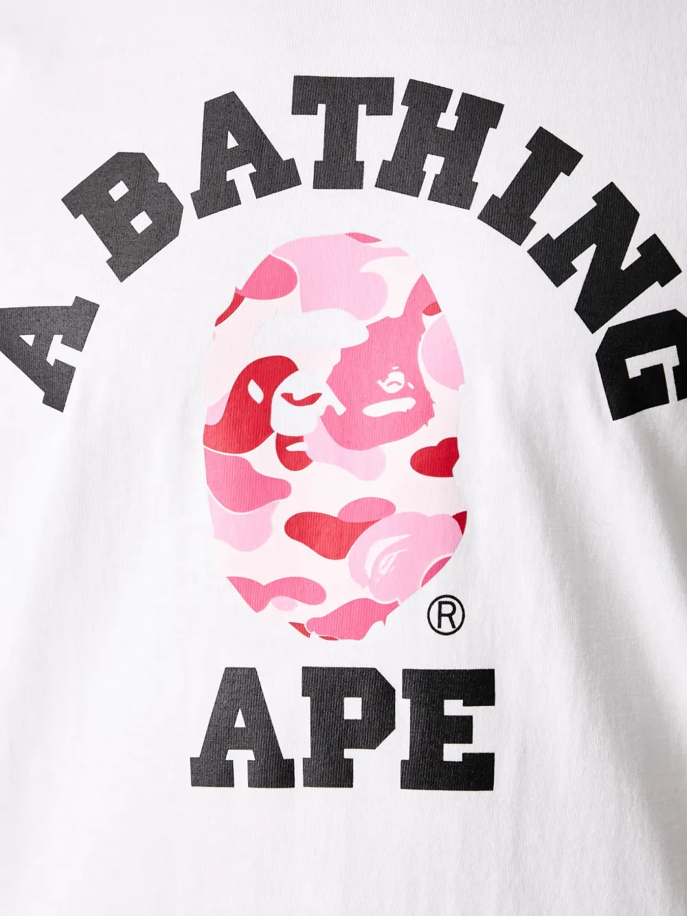 A BATHING APE ABC CAMO COLLEGE TEE T-shirt met logo-print Wit