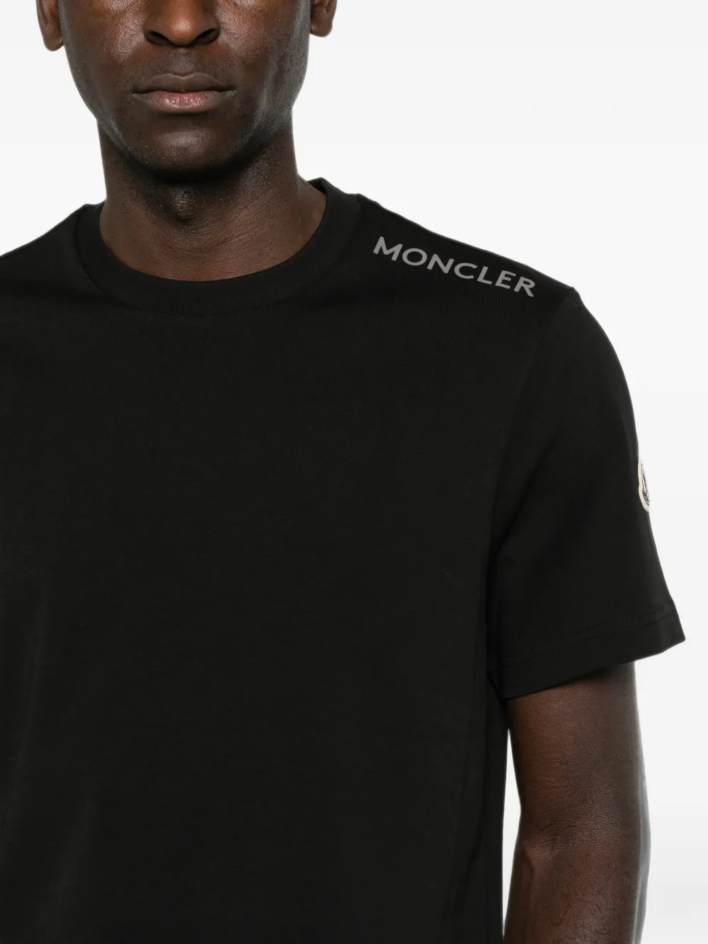 Moncler Katoenen T-shirt met logopatch Zwart