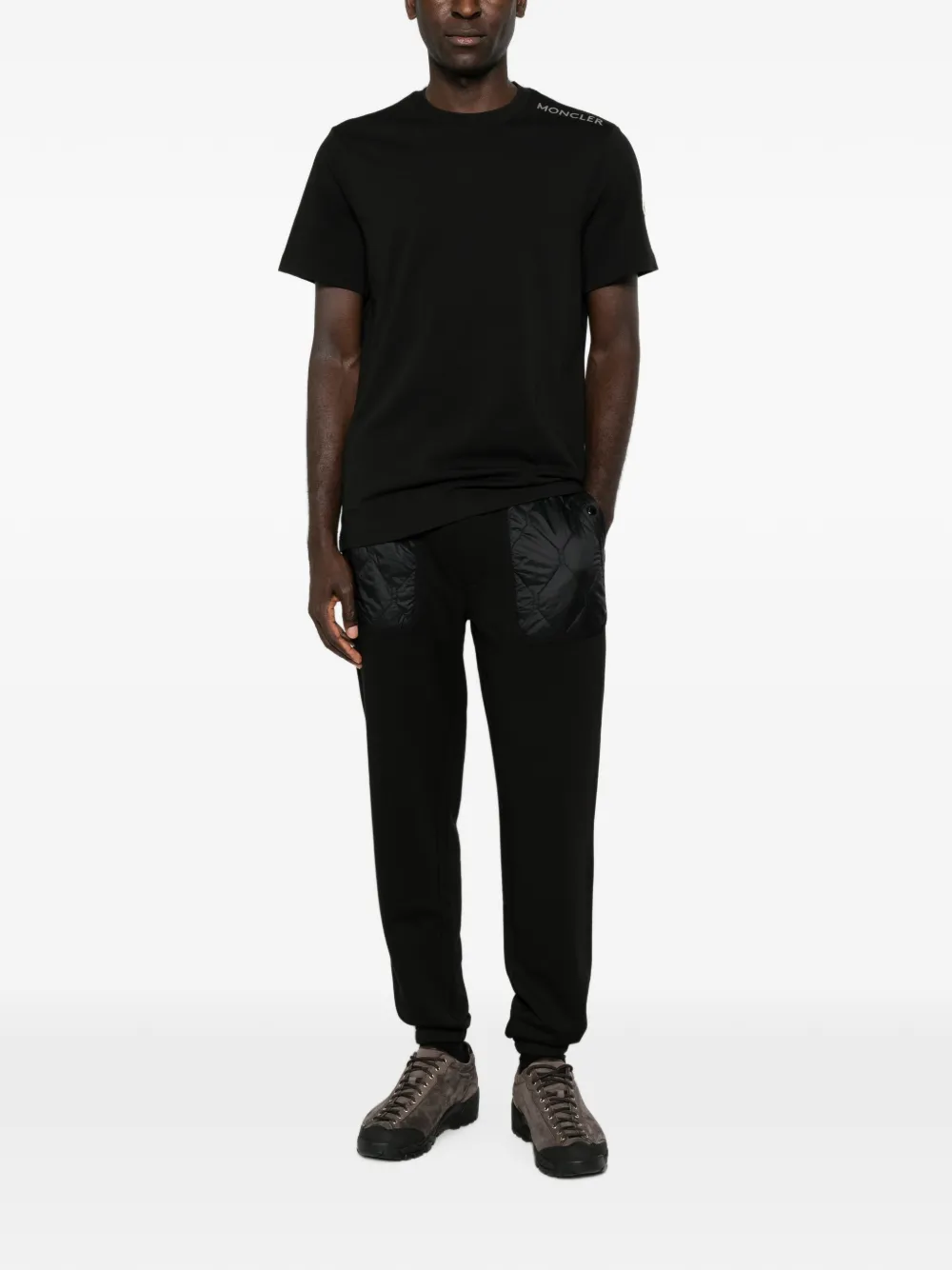 Moncler Katoenen T-shirt met logopatch Zwart