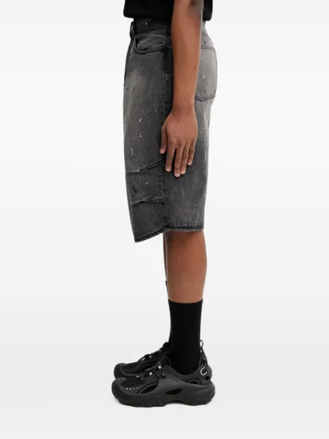 BEAMS paint-splatter distressed shorts
