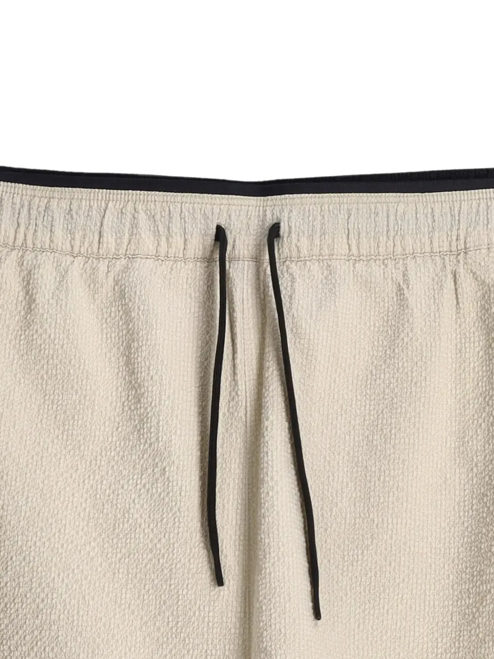 On Performance Volt shorts Beige