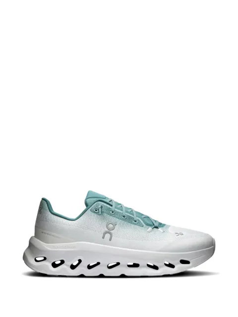 On  Cloudtilt sneakers