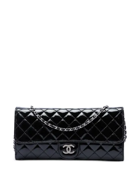 CHANEL Pre-Owned quiltet lakeret Brilliant East West skuldertaske med kæde og flaplukning fra 2010-2011