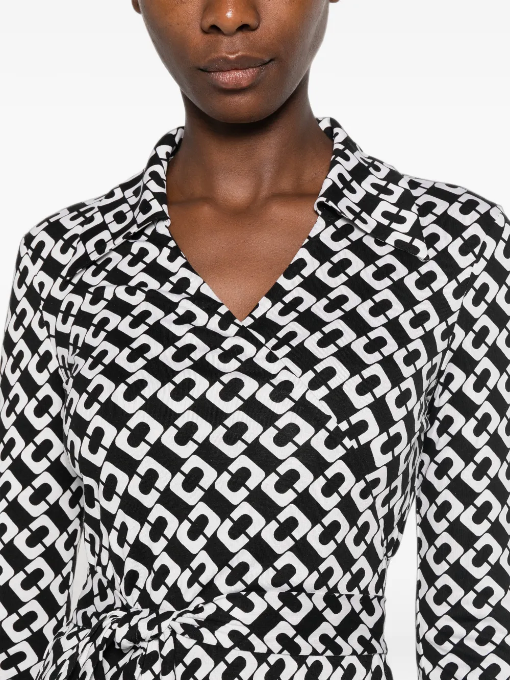 DVF Diane von Furstenberg New Jeanne wikkeljurk met schakelketting Zwart