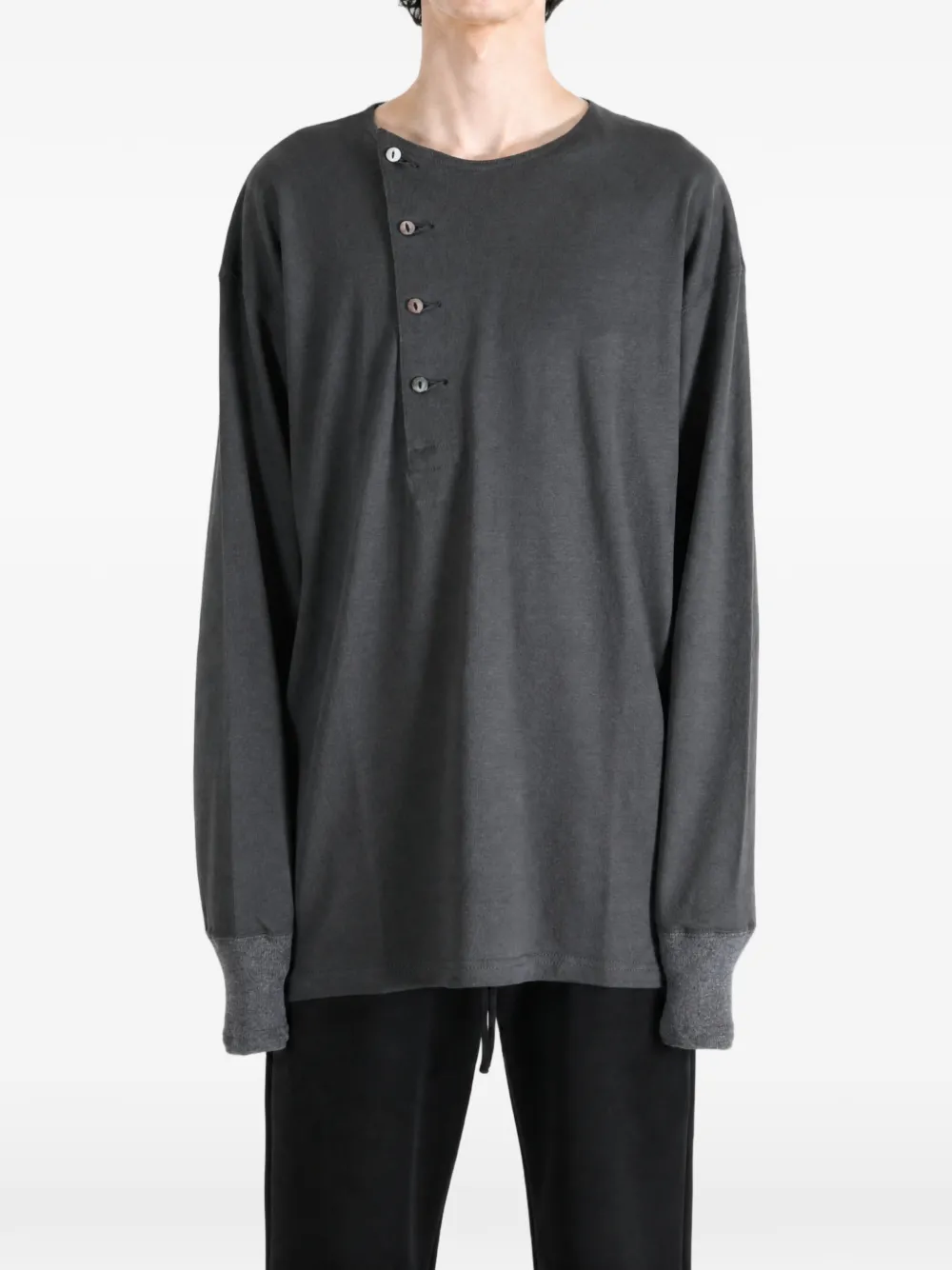 TAIGA TAKAHASHI asymmetric button-fastening T-shirt - Grau