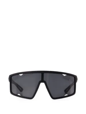 Prada Eyewear トライアングルロゴ サングラス | ブラック | FARFETCH JP