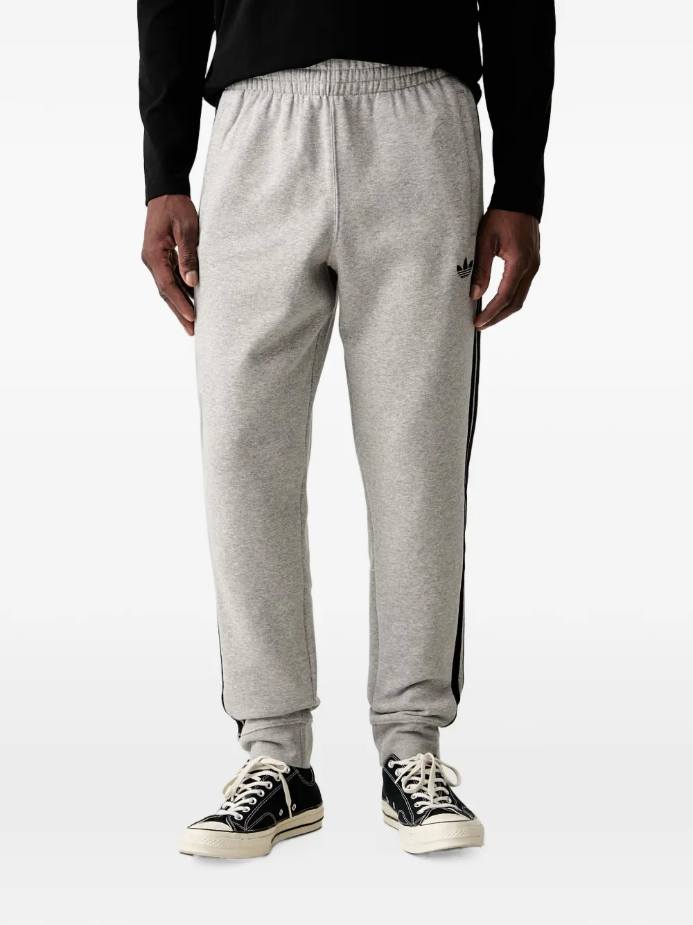 adidas logo-embroidered stripe-detail track pants - Grigio