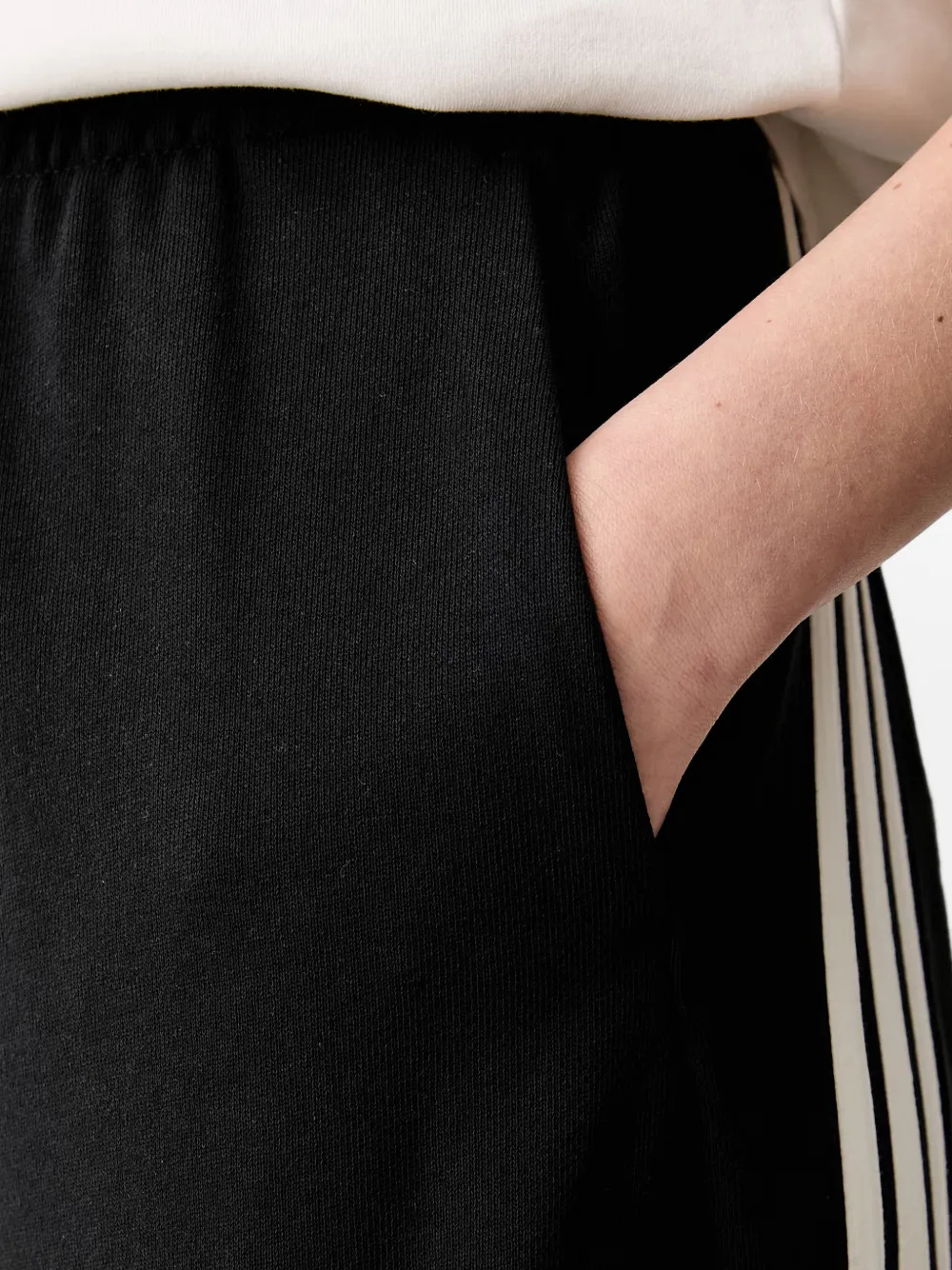 adidas side-stripe track pants Zwart