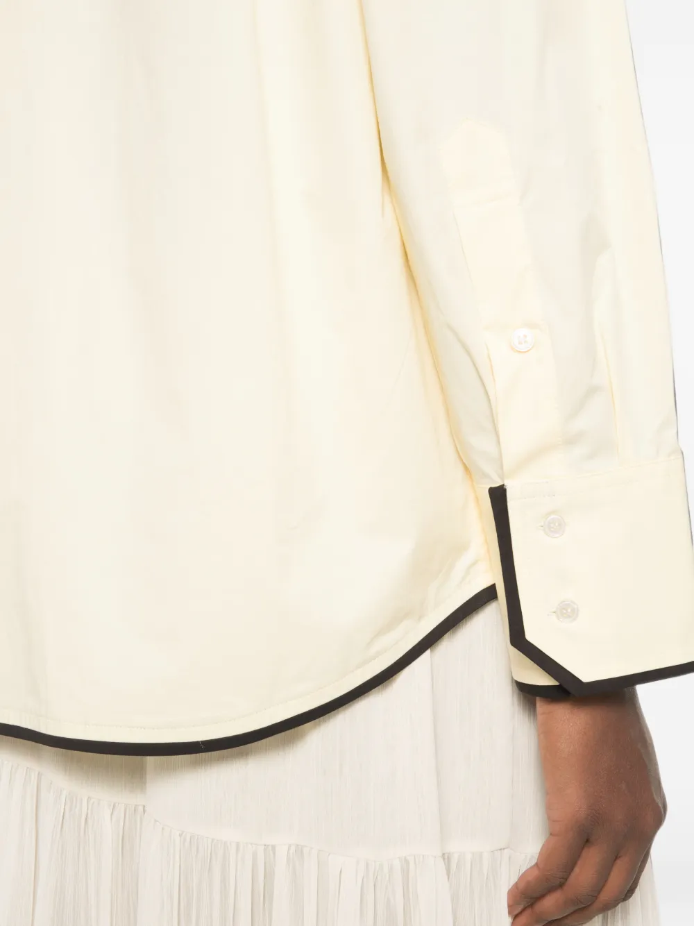Plan C Blouse met contrasterende afwerking en klepzak Geel