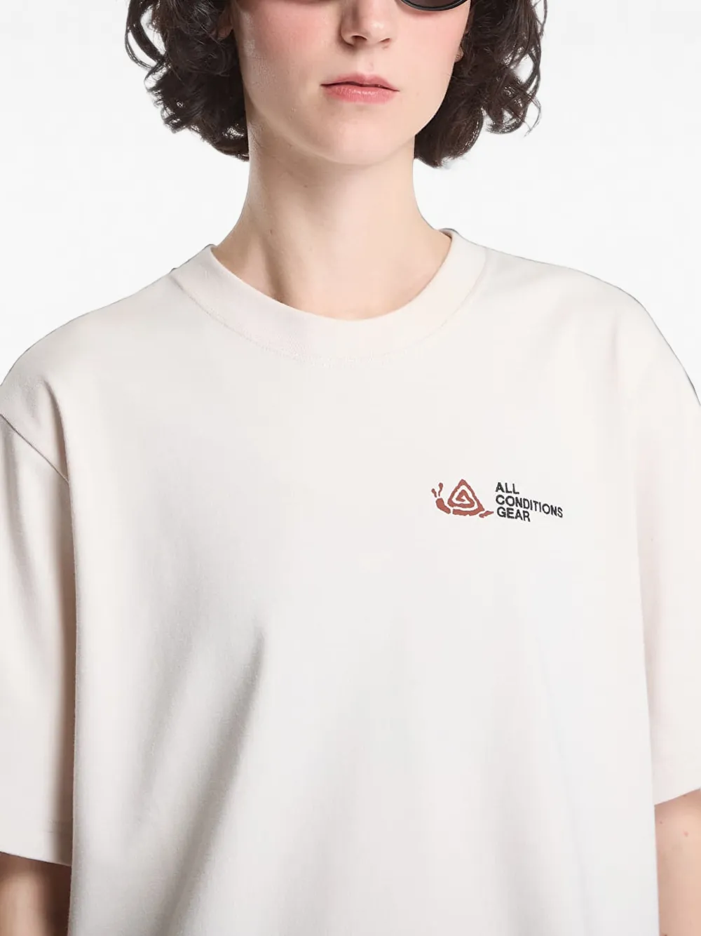 Nike ACG logo-print T-shirt Beige