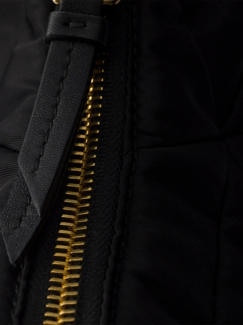 Prada Re-Nylon gewatteerde schoudertas Zwart